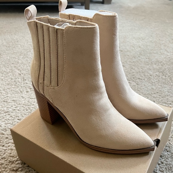 Cream suede Ankle Booties - Picture 3 of 3